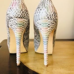 Beautiful Steve Madden heels